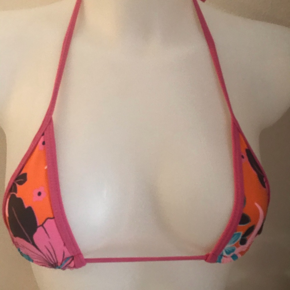 Bikini - Picture 2 of 7
